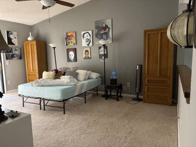 Large bedroom w/private bath and balcony Main Photo