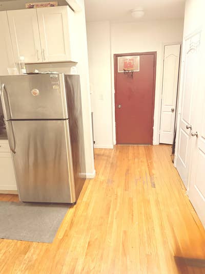 Room in sunny apartment  Main Photo