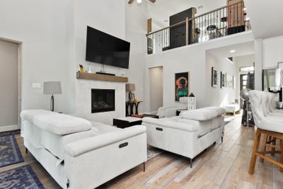 Far West Side Home Main Photo