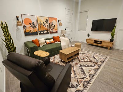 Traveler's Modern Sanctuary Furnished 1BedBath 68 Main Photo