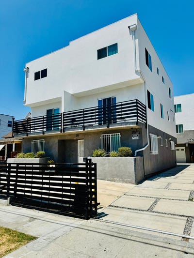 Welcome to ostel | modern los angeles room shares Main Photo