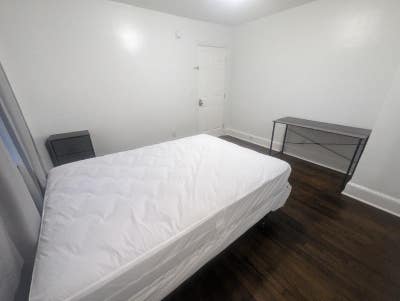 Freshly renovated Private Room for rent within mi Main Photo