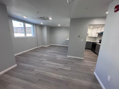 Charming Studio Unit in Glenside! $mo. Available ! Main Photo