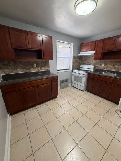 Beautiful One Bedroom Now Available In East Orange Main Photo