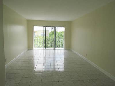 Modern Apt - Utilities & WiFi Included! Main Photo