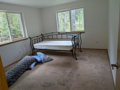 600 sq ft area, 2 rooms w/private living room Main Photo