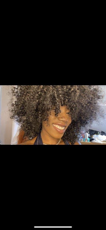 Professional Female seeks a small or large room Main Photo