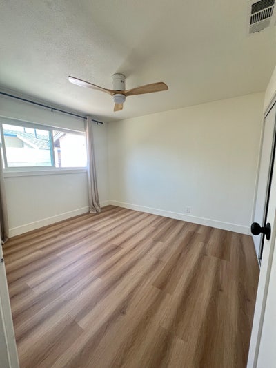 Beautiful room with shared bathroom  Main Photo