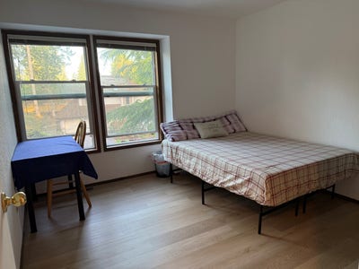 NewBeautiful Furnished large Room in Luxury house Main Photo