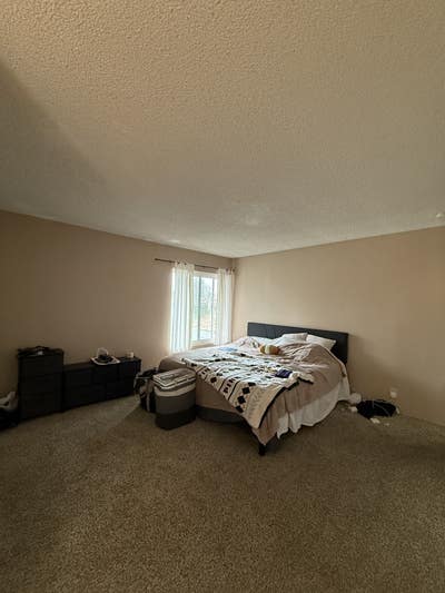 🏡 Master Bedroom for Rent – Prime Location! Main Photo