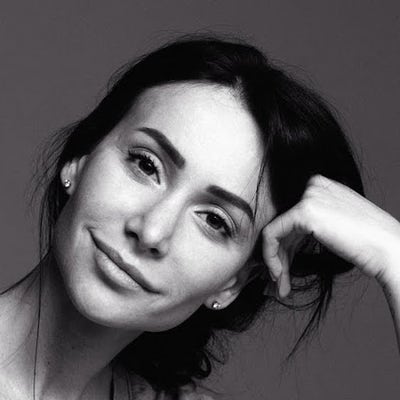 36 year old woman looking for a room in LA Main Photo