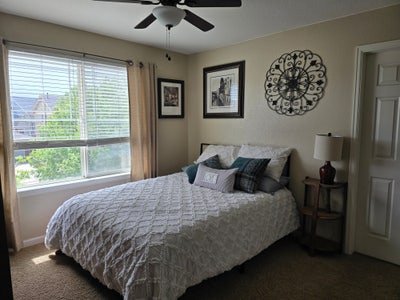 Private room with bath + bonus room Main Photo