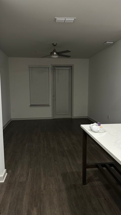  Flexible Shared Living Space, Chill Environment Main Photo