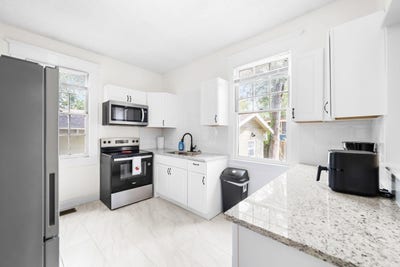  Historic Springfield! Private Rooms | Utilities + Main Photo