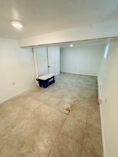 Spacious Room For Rent  Main Photo