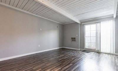 Large Studio_Style Room wPrivate Bathroom Main Photo