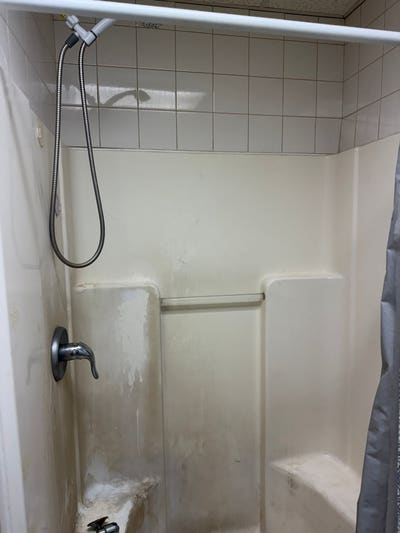 Cozy Single Unit in ReadingPA | 1635 Centre Ave |  Main Photo
