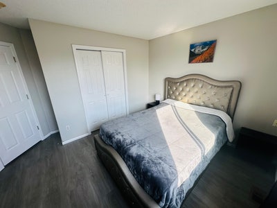Fully furnished Room: $900 month to month Main Photo