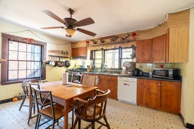 Room in Allston on a flexible lease Main Photo