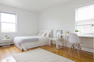 ✨Furnished Large Room – All Essentials Nearby!  Main Photo