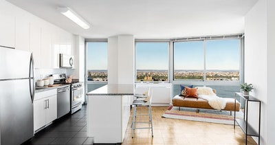 Luxury building in Hudson Yards Main Photo