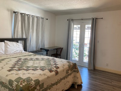 Nice  and   Clean  (bathroom and bedrooms ) Main Photo