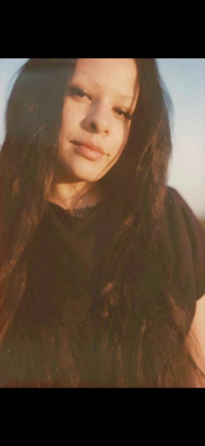 Woman looking for a room in Los Angeles now Main Photo