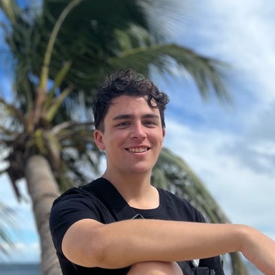 Reliable professional &dancer looking for room Main Photo