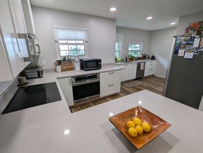 Spacious Private Room in Clean, Calm Home Main Photo