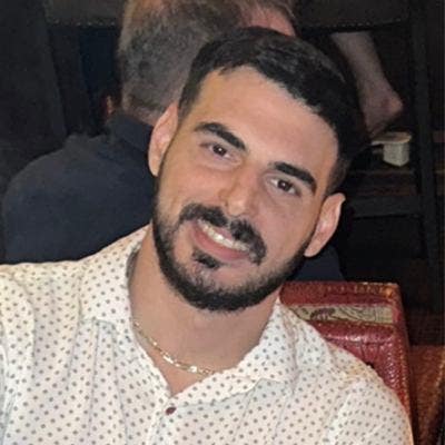 Looking for clean room in LIC  Main Photo