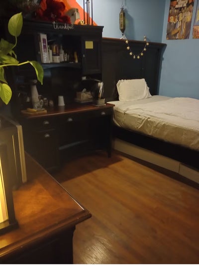 Furnished room with no security deposit needed Main Photo