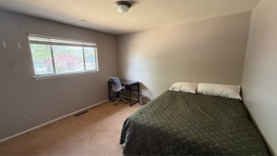 ISO roommate 2bed/2bath by GOTG Main Photo