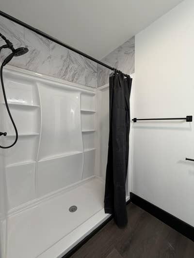 180 sq ft room - all utilities included Main Photo