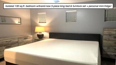 Newly-Furnished King Bed & Furniture Set w/Fridge! Main Photo