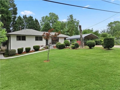 Airy rooms in Forest Park Main Photo