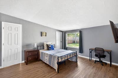 Comfy & Affordable Living in Central Port Charlott Main Photo