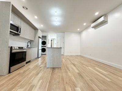 Room w private full bath in Bushwick j @ Kosciusko Main Photo