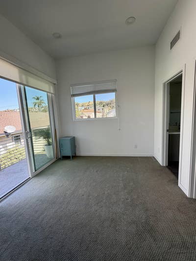  Beautiful, private room, bathroom and balcony Main Photo