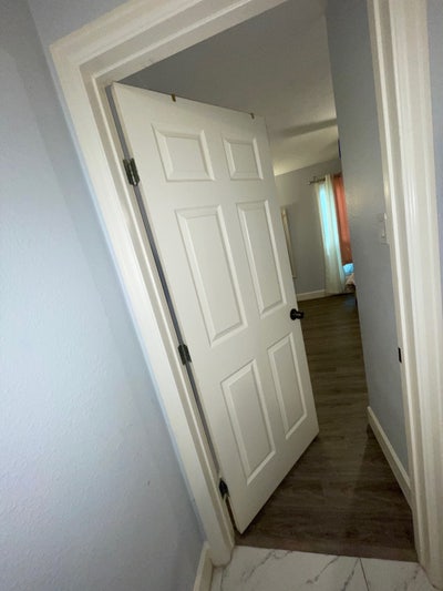 1 clean and beautiful bedroom. Main Photo