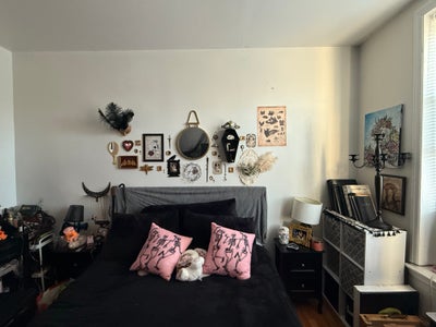 Room in flatlands 2nd floor 2 bed apartment  Main Photo