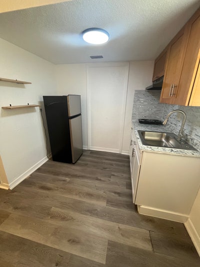 1 bed + office space available (utilities include) Main Photo