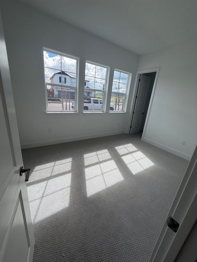 Private Room and bathroom in New Build House Main Photo