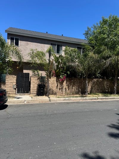 Room for rent in Woodland hills Main Photo