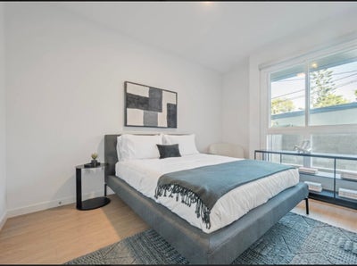 Looking for a potential roommate in very nice apar Main Photo