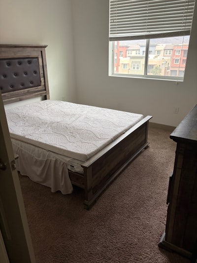 Roommate looking  Main Photo