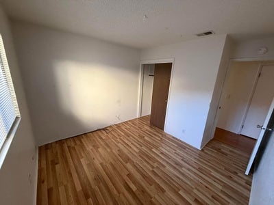 Room for Rent Main Photo