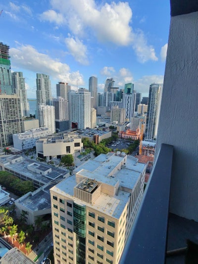 Downtown Miami - big private bathroom  Main Photo