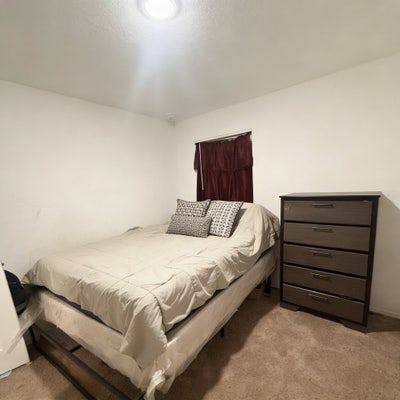 Room for Rent! Main Photo