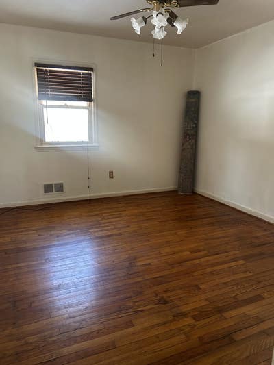 Bedroom for rent Main Photo