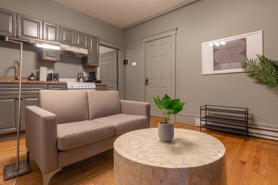 Room in Fenway on a flexible lease Main Photo
